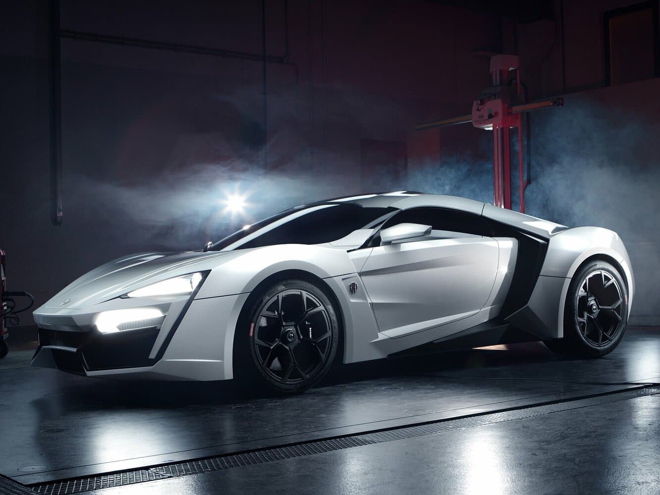 Фото W Motors Lykan Hypersport