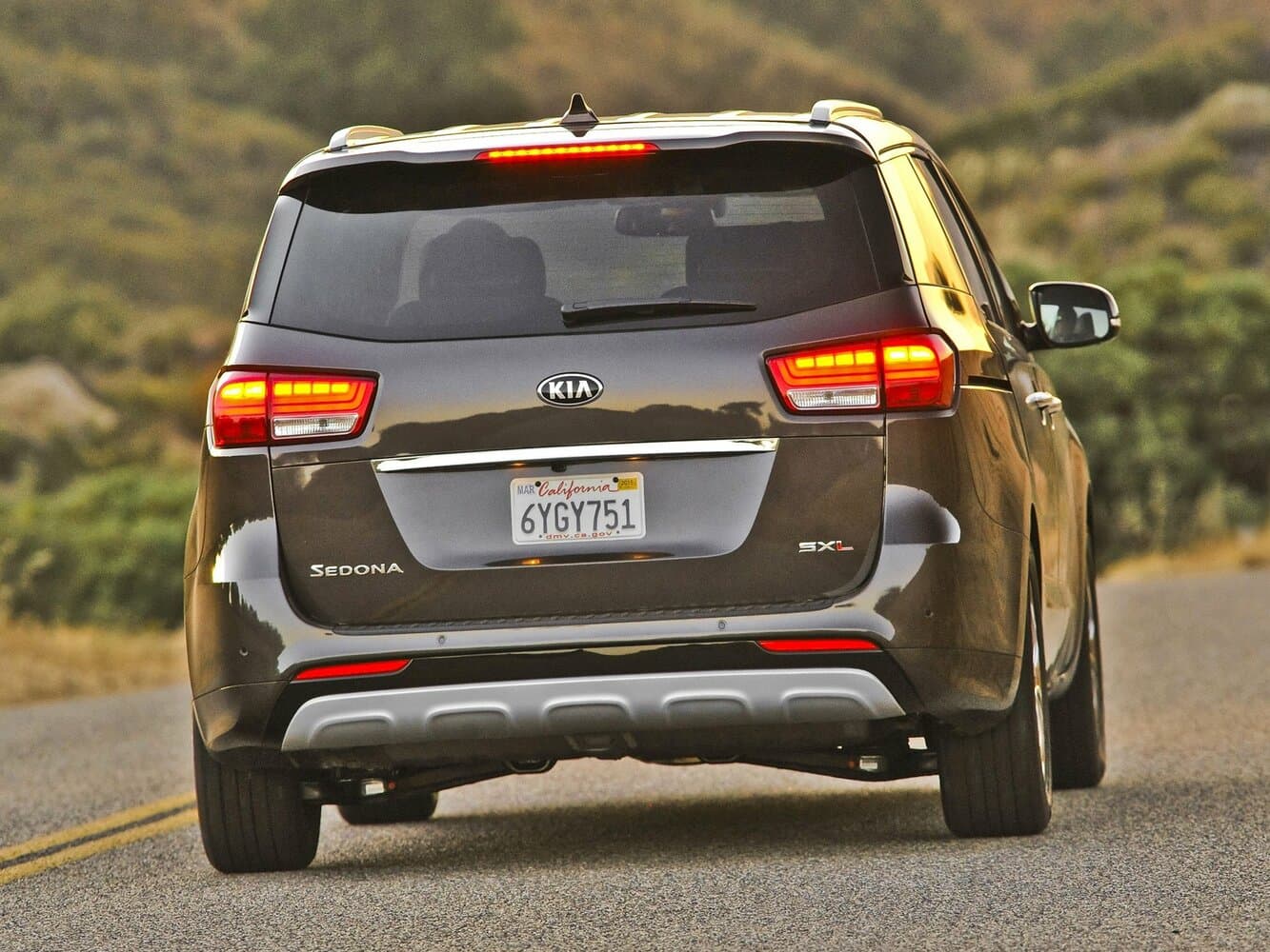 Kia Sedona III Минивэн, фото 4