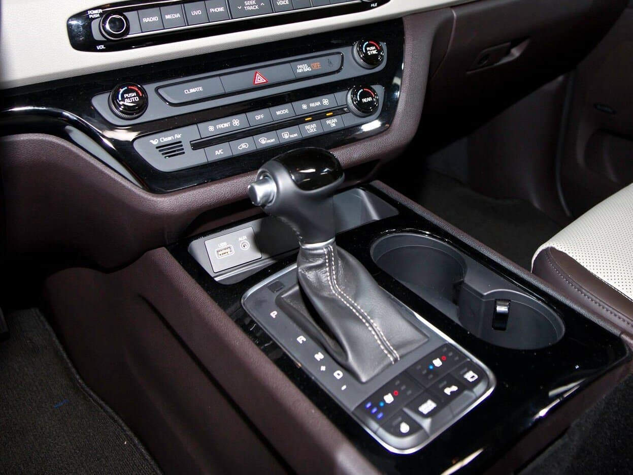 Kia Sedona III Минивэн, фото 10