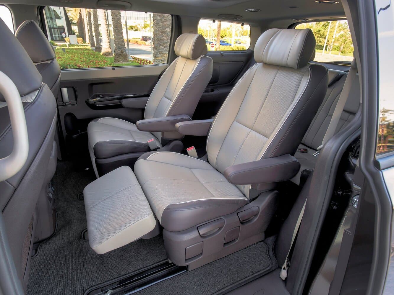 Kia Sedona III Минивэн, фото 9