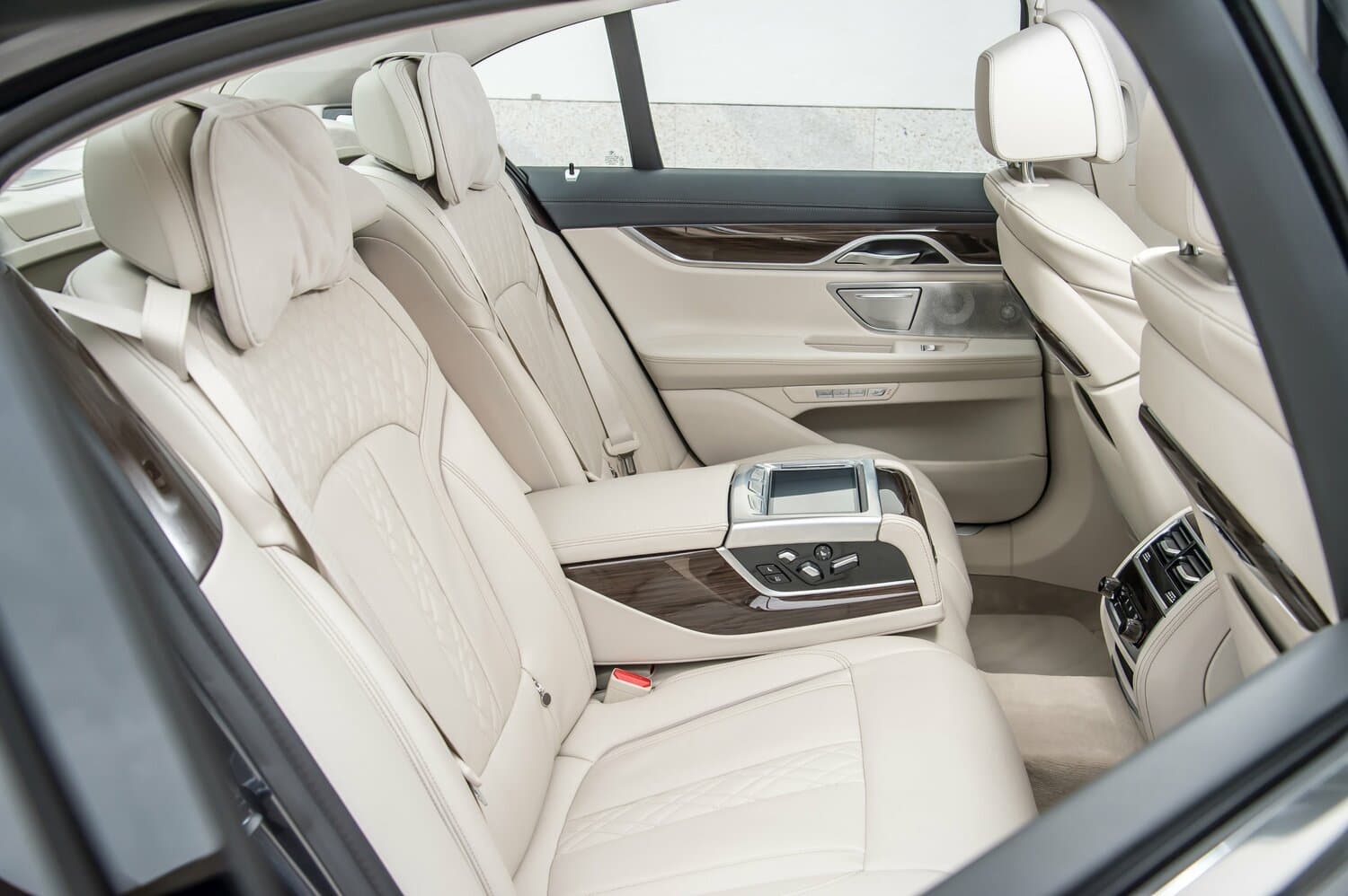 BMW 7 series VI (G11/G12) Седан, фото 11