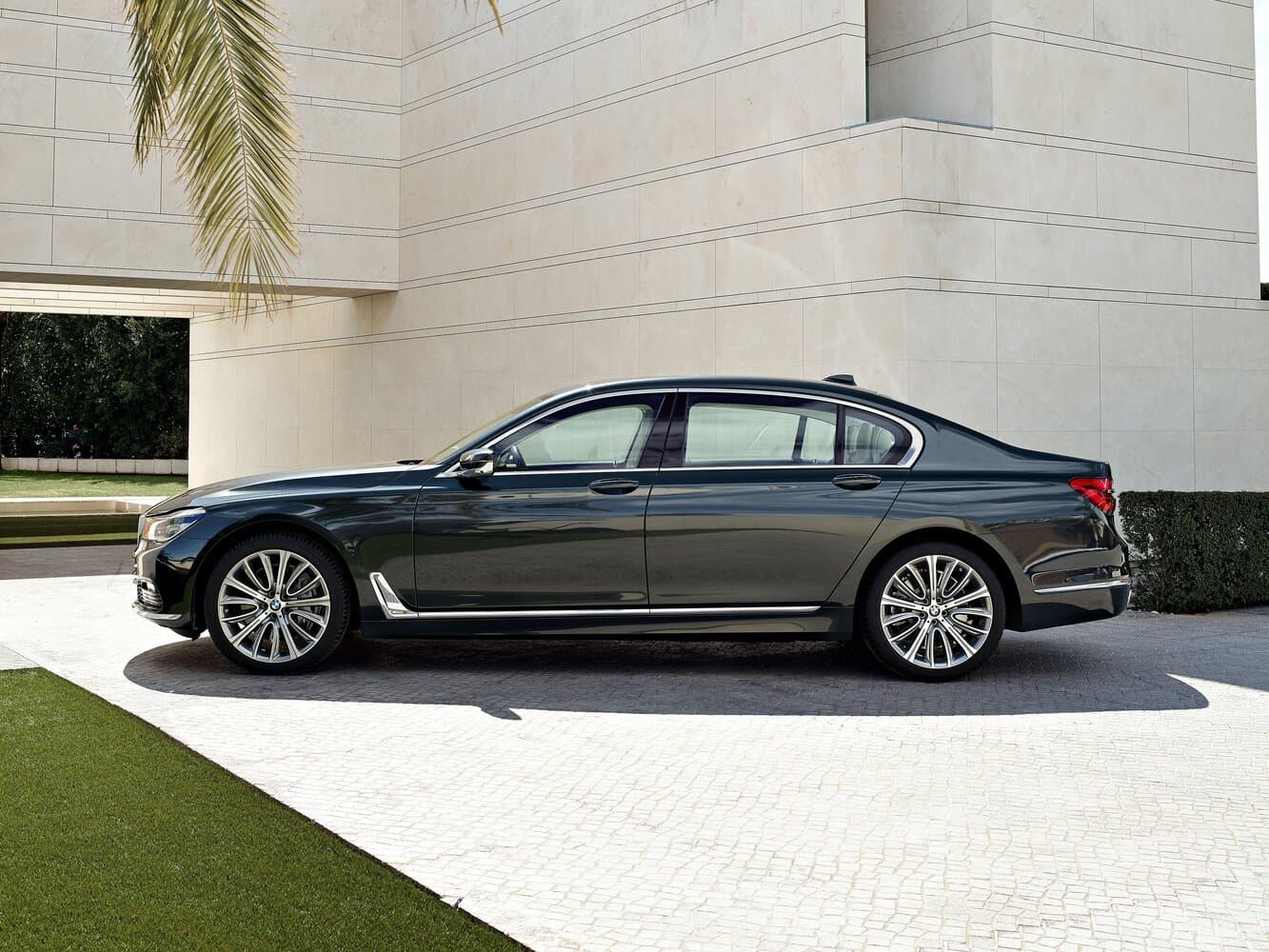 BMW 7 series VI (G11/G12) Седан Long, фото 2