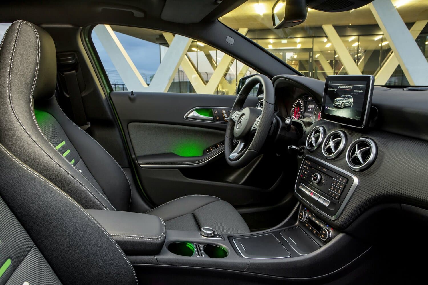 Mercedes-Benz A-Class III (W176) Рестайлинг Хэтчбек 5 дв., фото 7