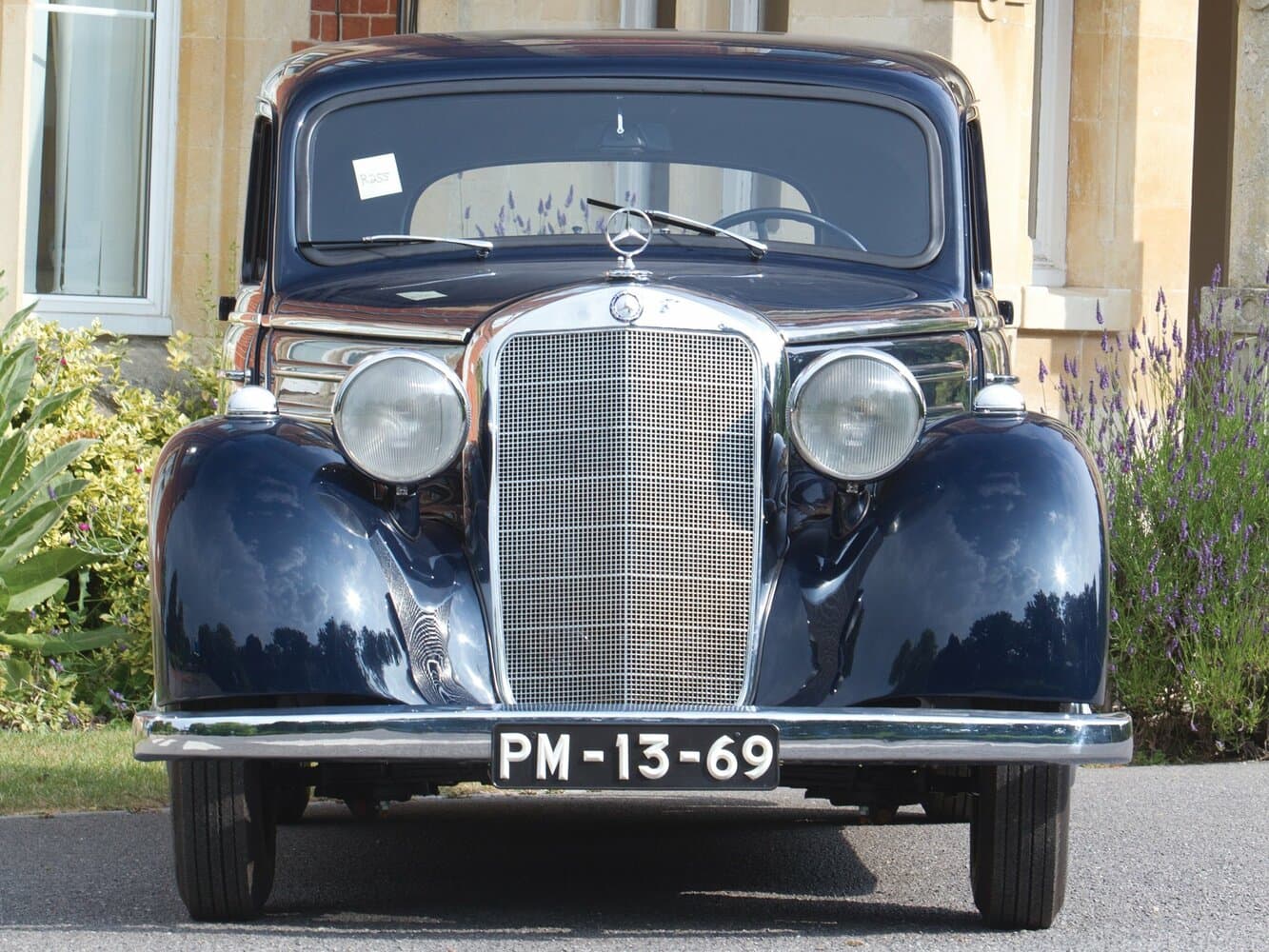 Mercedes-Benz W136  Седан, фото 3