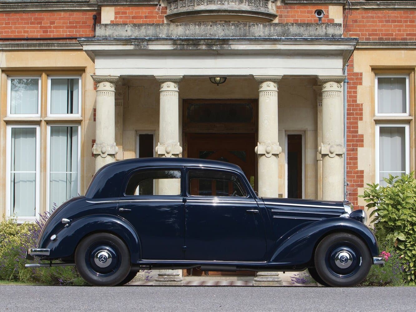 Mercedes-Benz W136  Седан, фото 2