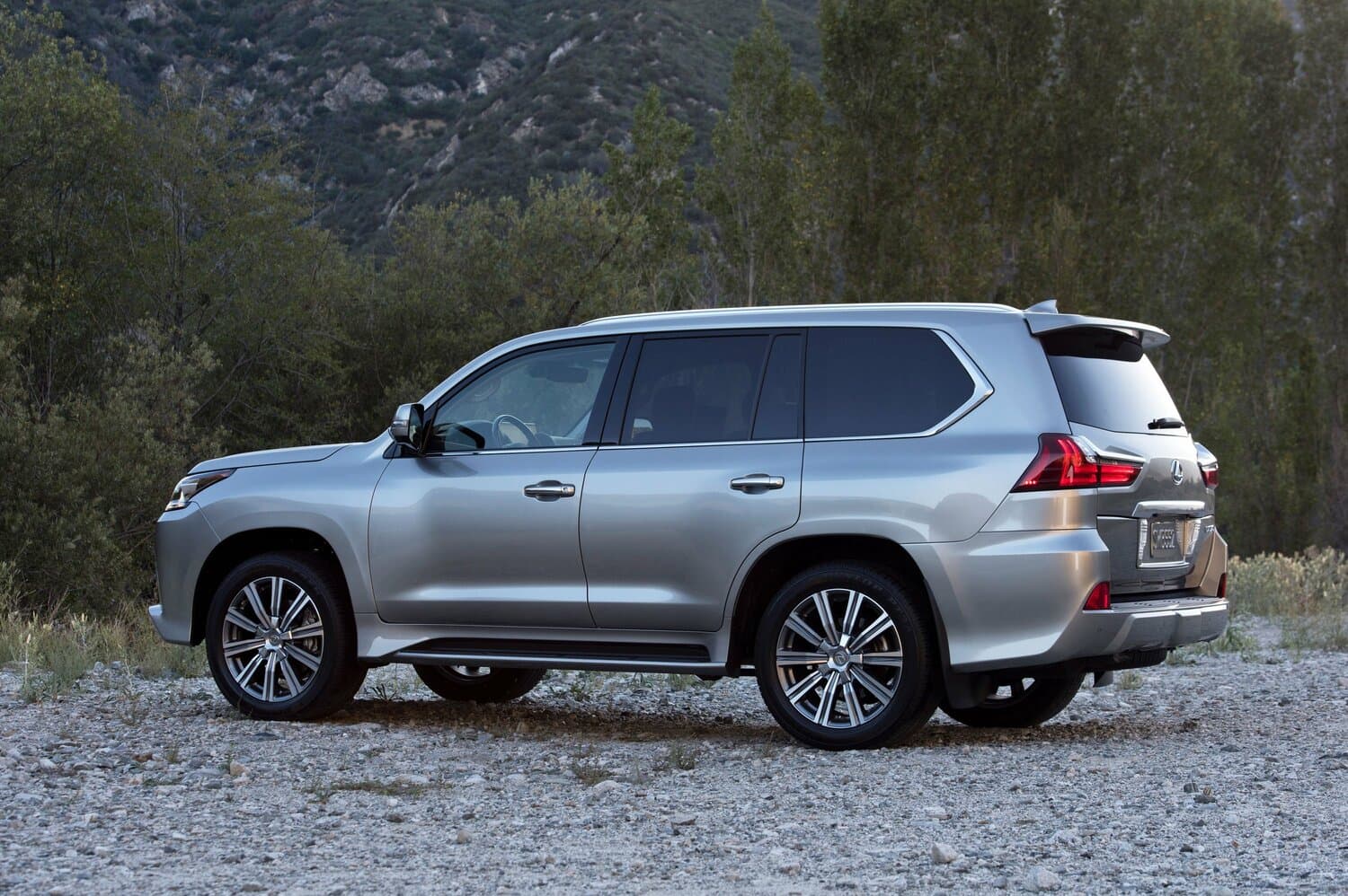 Lexus LX III Рестайлинг 2 Внедорожник 5 дв., фото 2