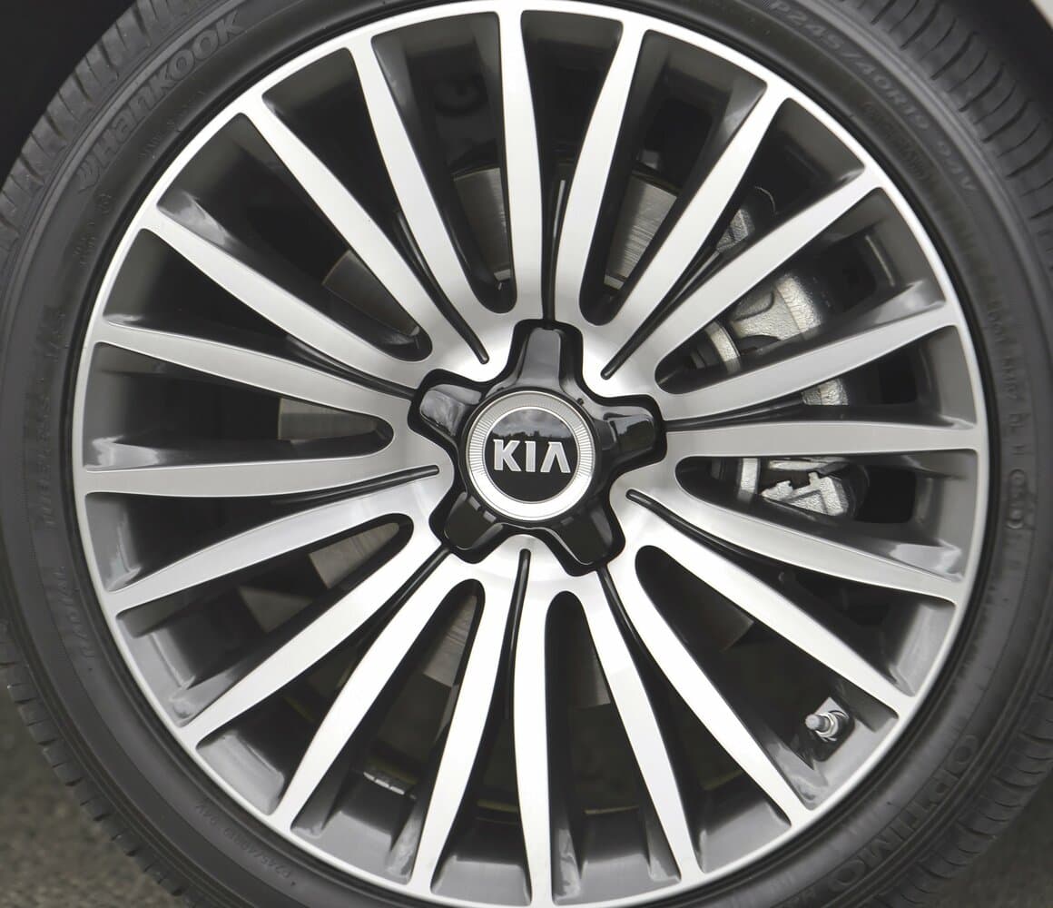 Kia Cadenza I Рестайлинг Седан, фото 18