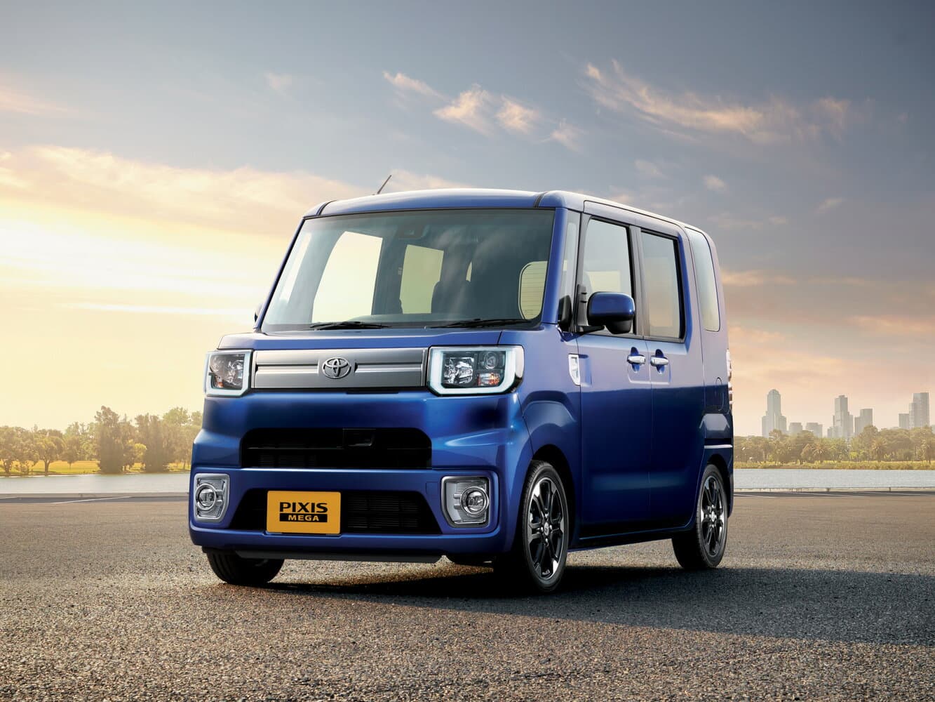 Toyota Pixis Mega  Микровэн, фото 3