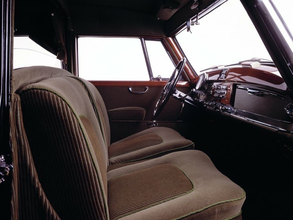 Mercedes-Benz W186  Седан, фото 6