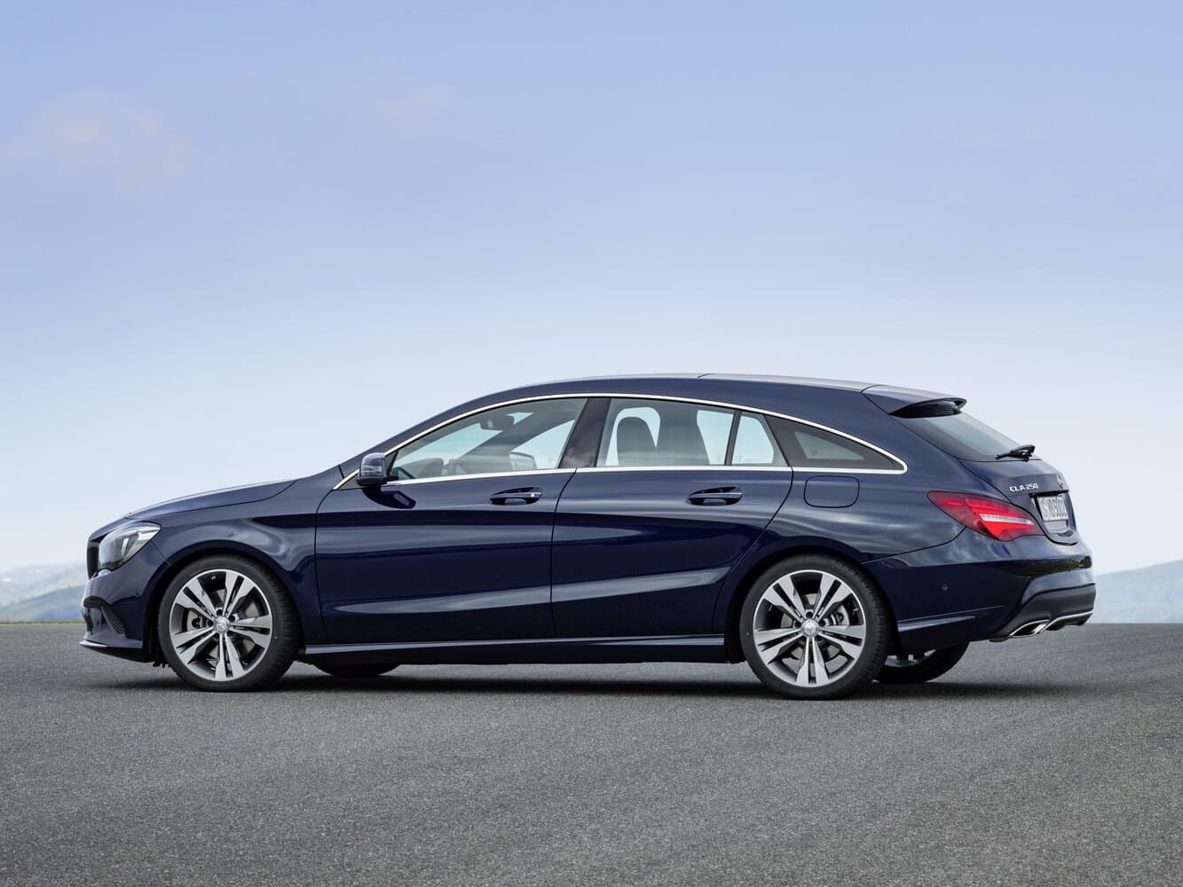 Mercedes-Benz CLA I (C117, X117) Рестайлинг Универсал 5 дв., фото 2