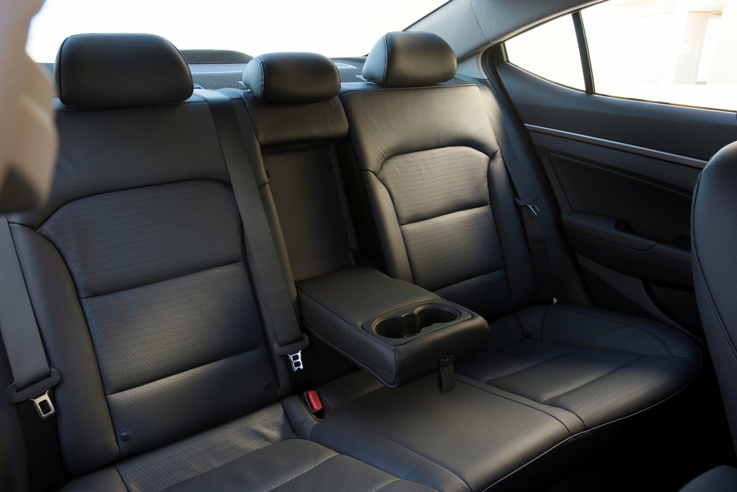 Hyundai Elantra VI (AD) Седан, фото 12