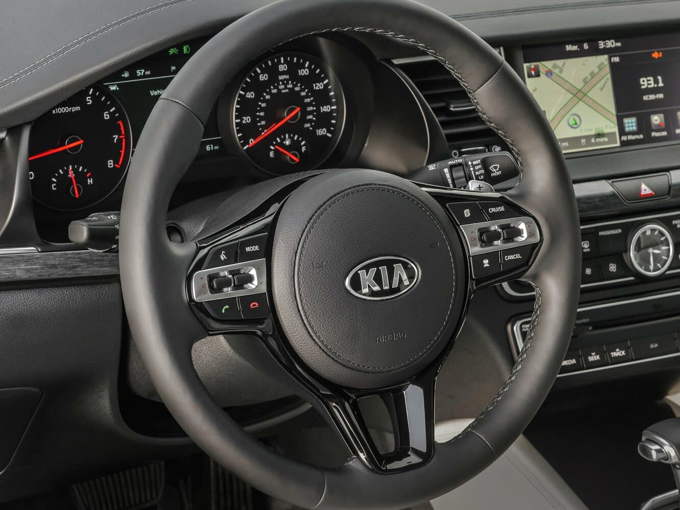 Kia Cadenza II Седан, фото 8