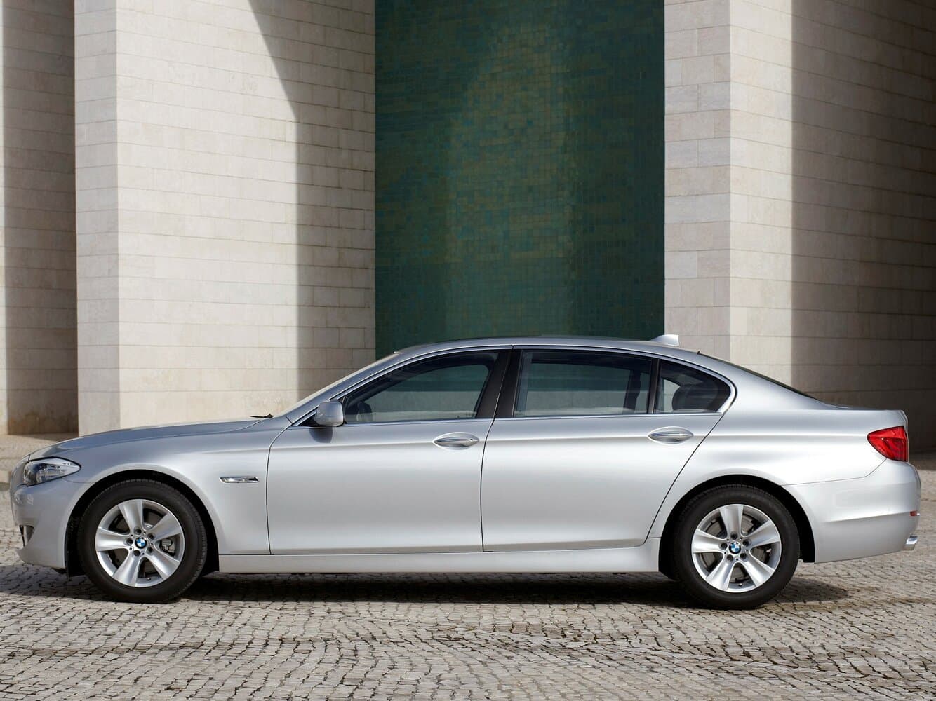BMW 5 series VI (F10/F11/F07) Седан Long, фото 2