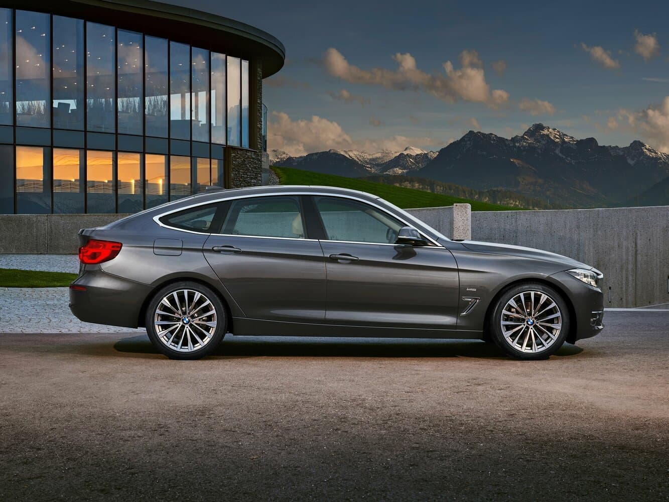 BMW 3 series VI (F3x) Рестайлинг Лифтбек Gran Turismo, фото 2