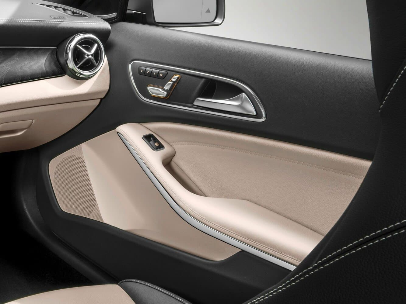 Mercedes-Benz GLA I (X156) Рестайлинг Внедорожник 5 дв., фото 8