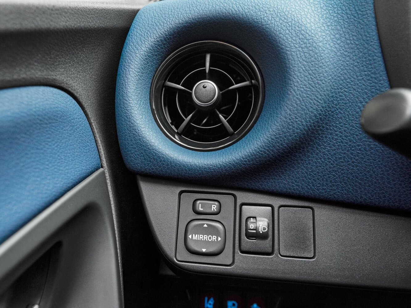 Toyota Yaris III Рестайлинг 2 Хэтчбек 5 дв., фото 15
