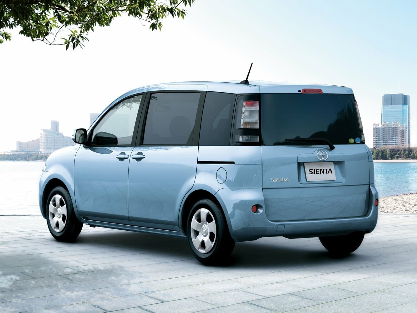 Toyota Sienta I Рестайлинг 2 Компактвэн, фото 4