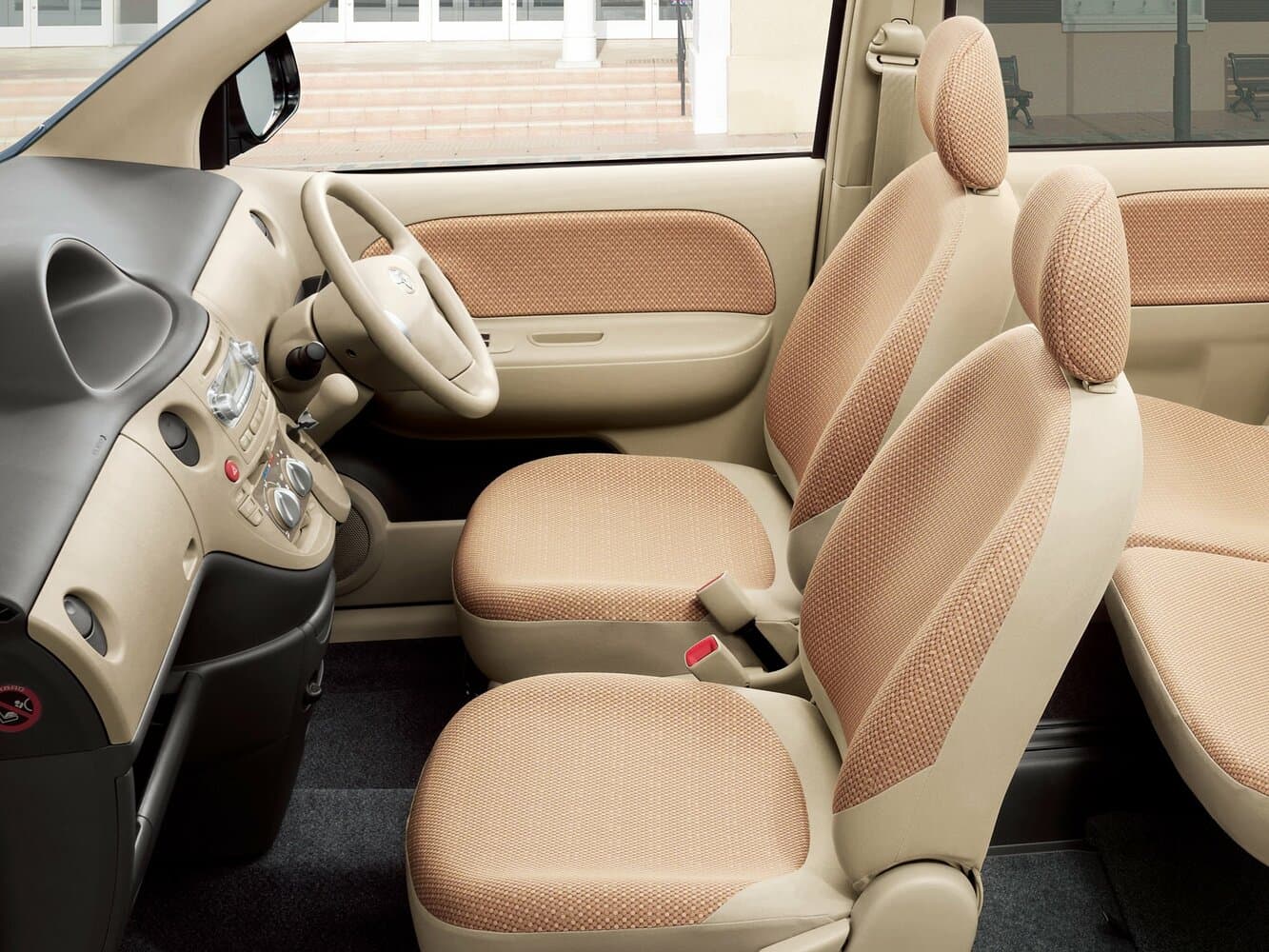 Toyota Sienta I Рестайлинг 2 Компактвэн, фото 6