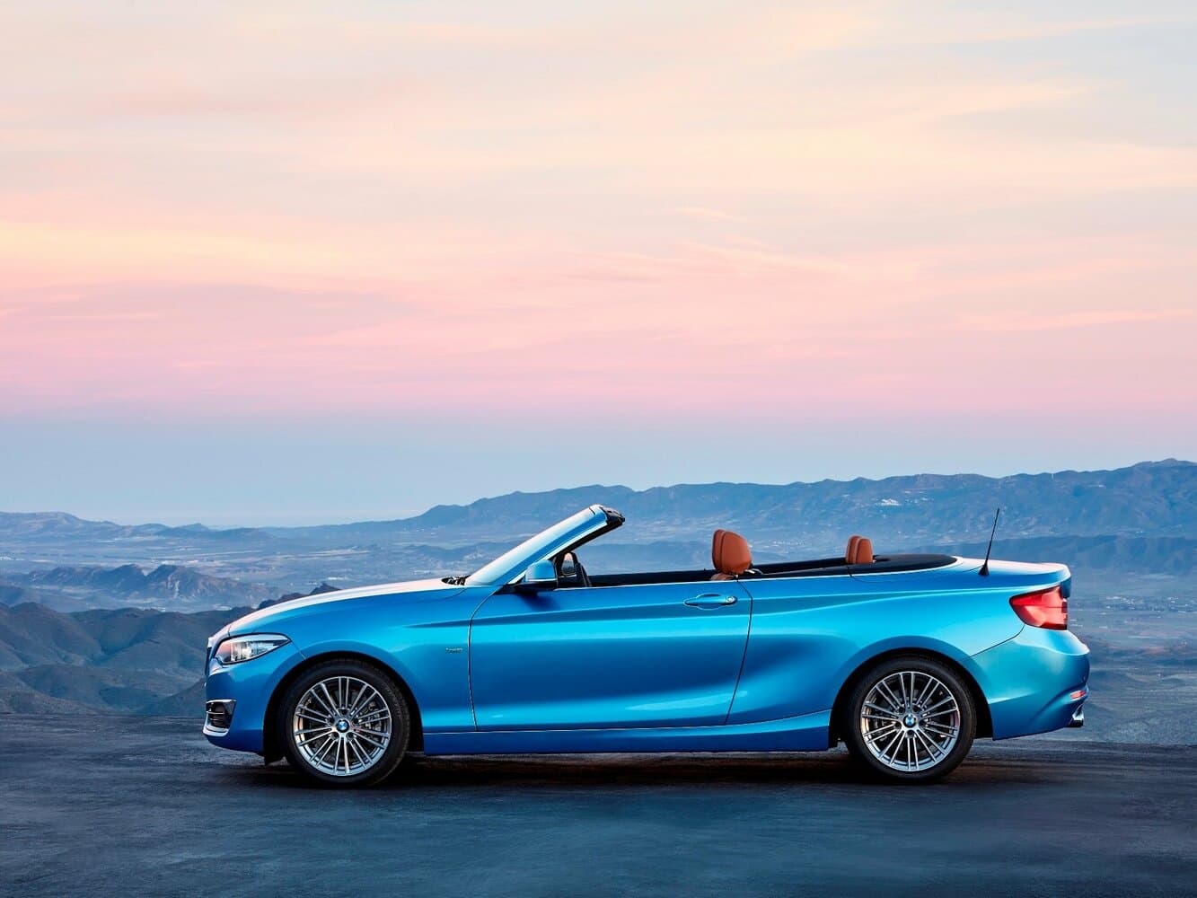 BMW 2 series F22 Рестайлинг Кабриолет, фото 2