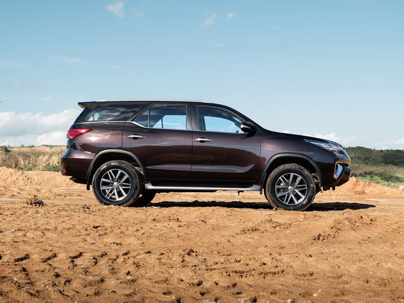 Toyota Fortuner II Внедорожник 5 дв., фото 2