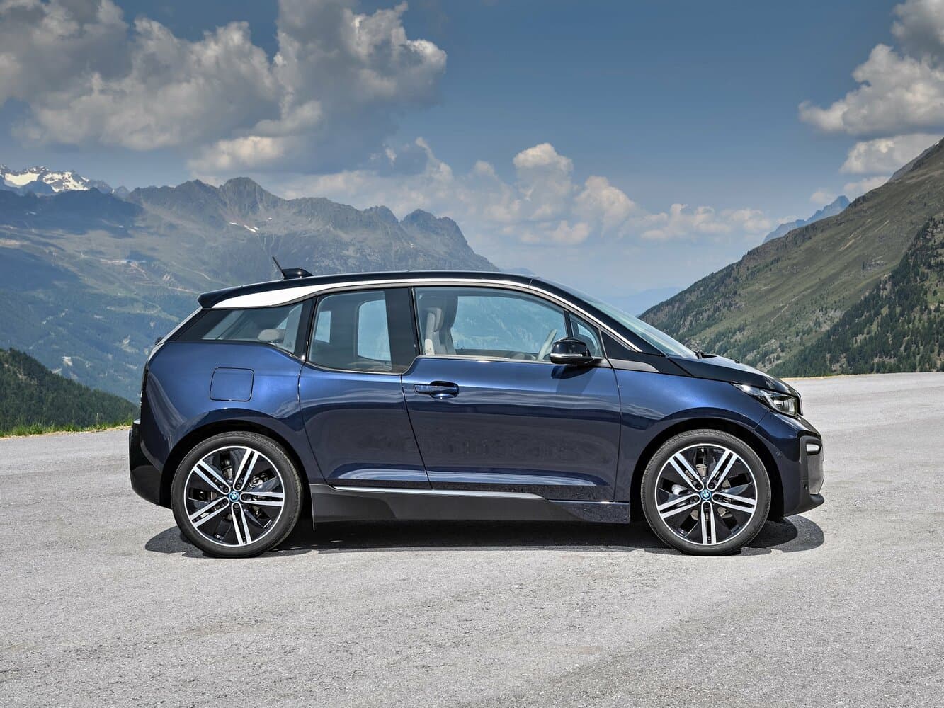 BMW i3 I (I01) Рестайлинг Хэтчбек 5 дв., фото 2
