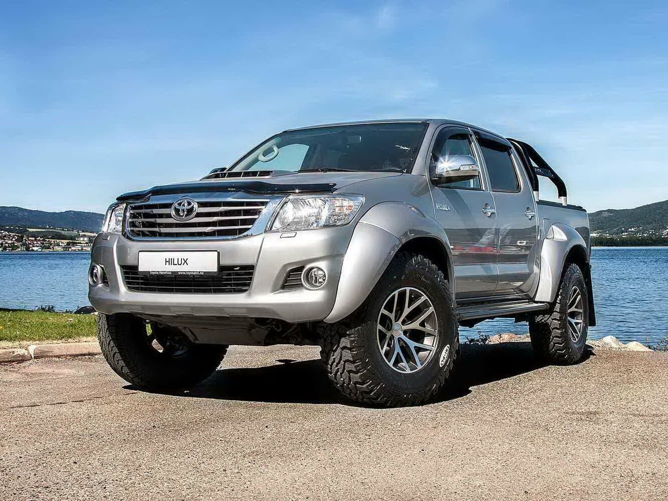 Toyota Hilux VII Рестайлинг Пикап Двойная кабина Arctic Trucks