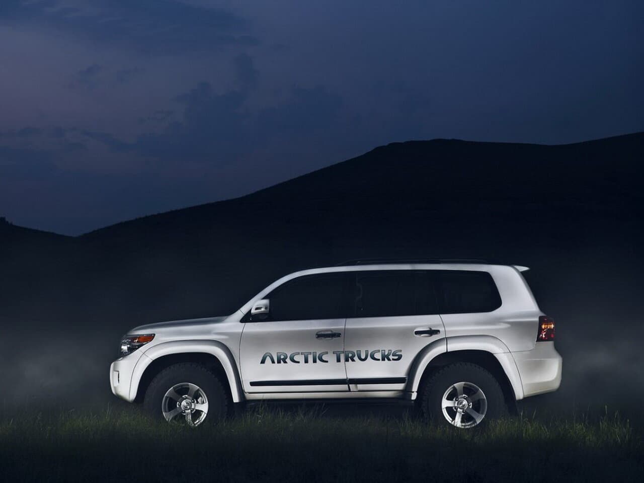 Toyota Land Cruiser 200 Series Рестайлинг 1 Внедорожник 5 дв. Arctic Trucks, фото 2