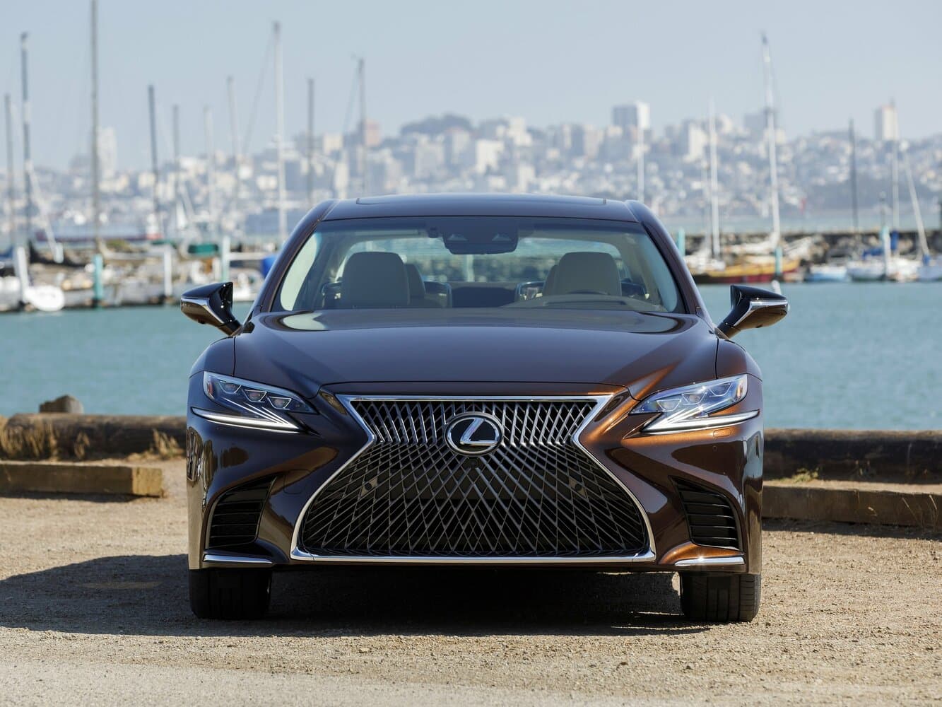 Lexus LS V Седан, фото 3