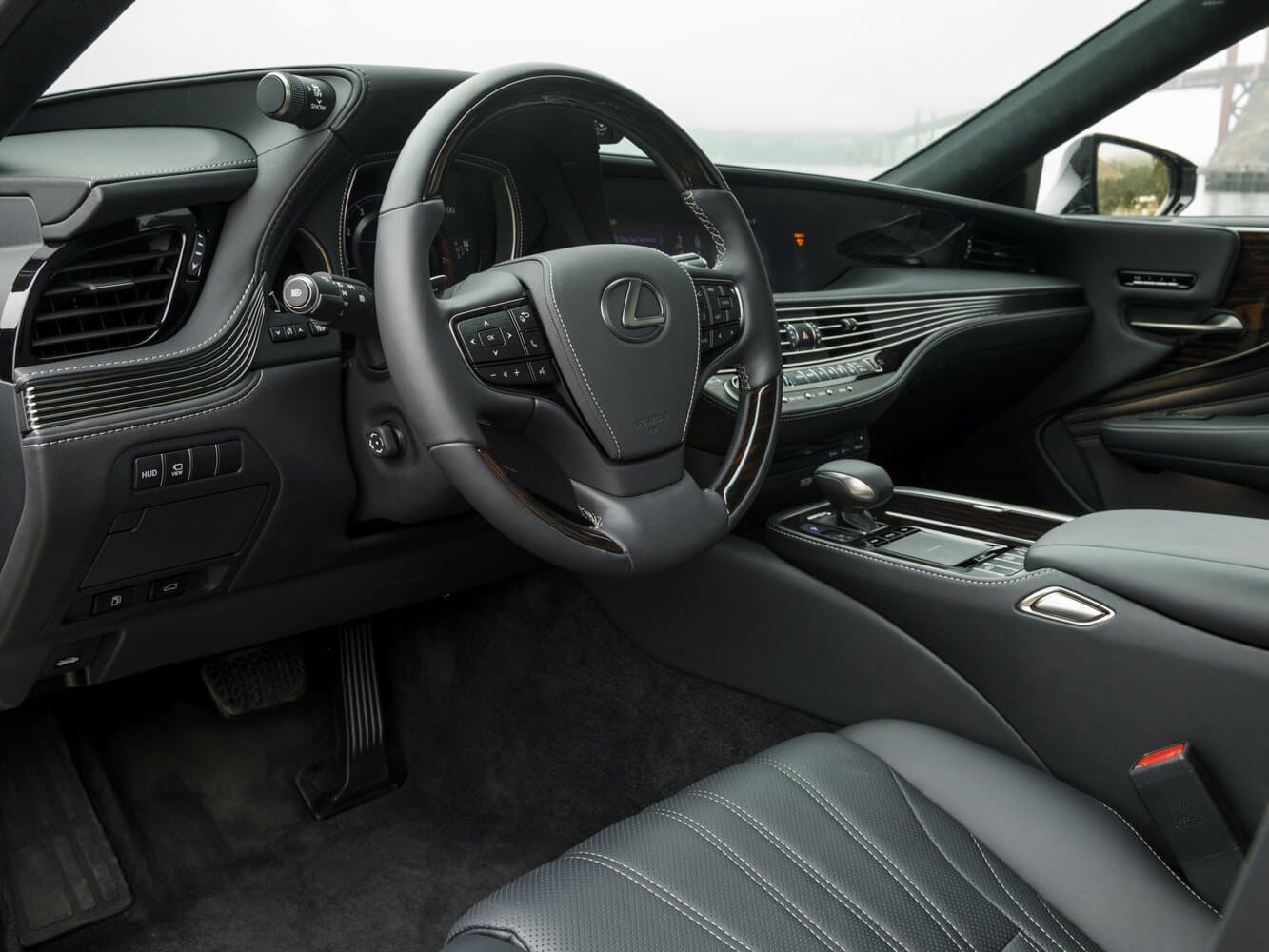 Lexus LS V Седан, фото 14