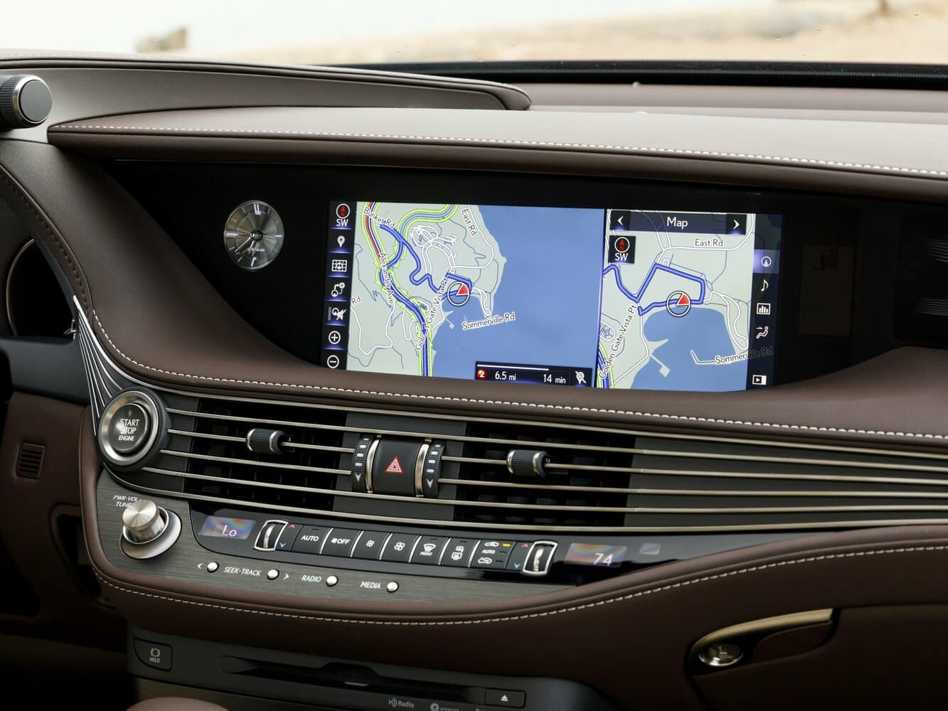 Lexus LS V Седан, фото 18