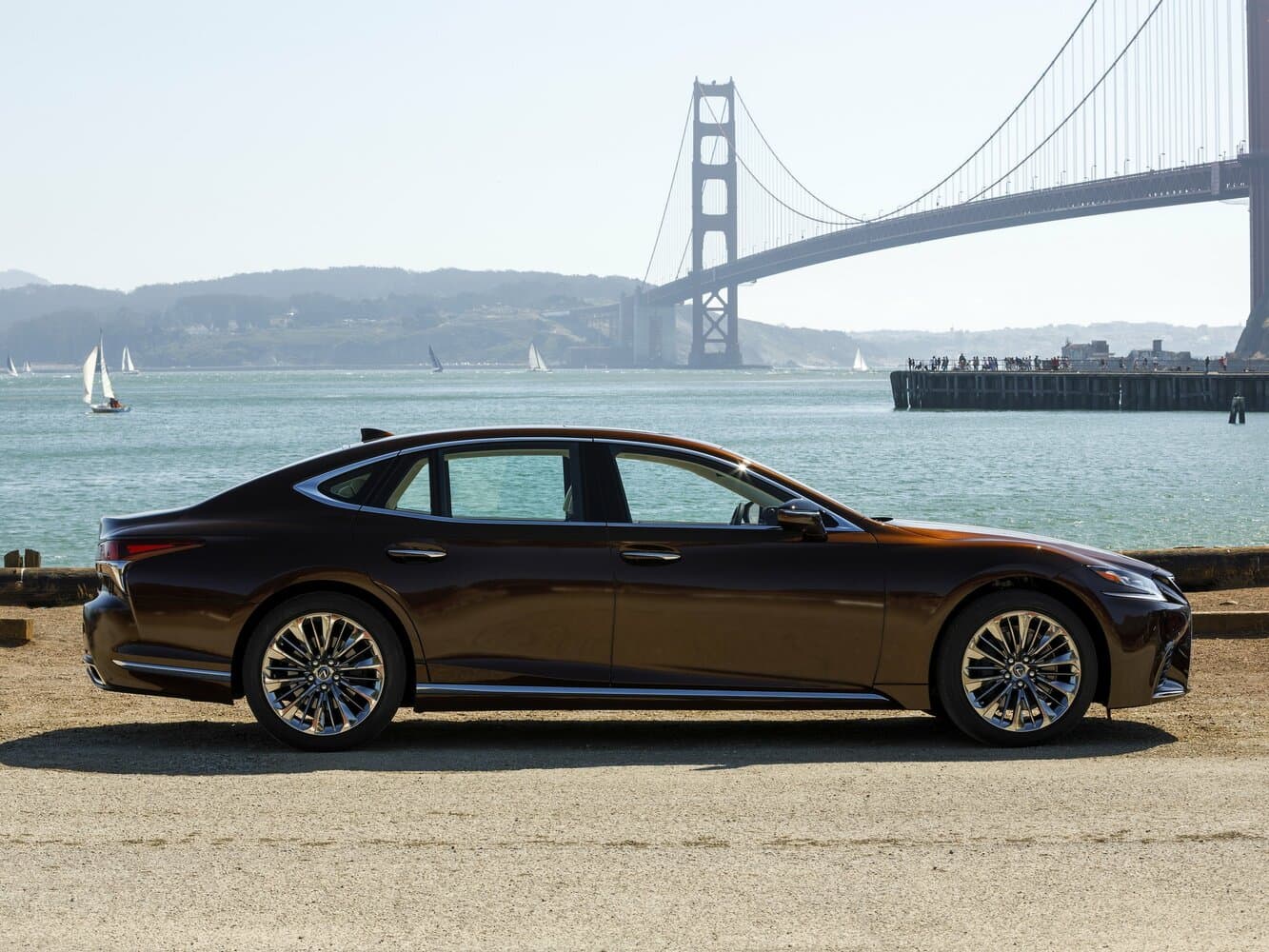 Lexus LS V Седан, фото 2