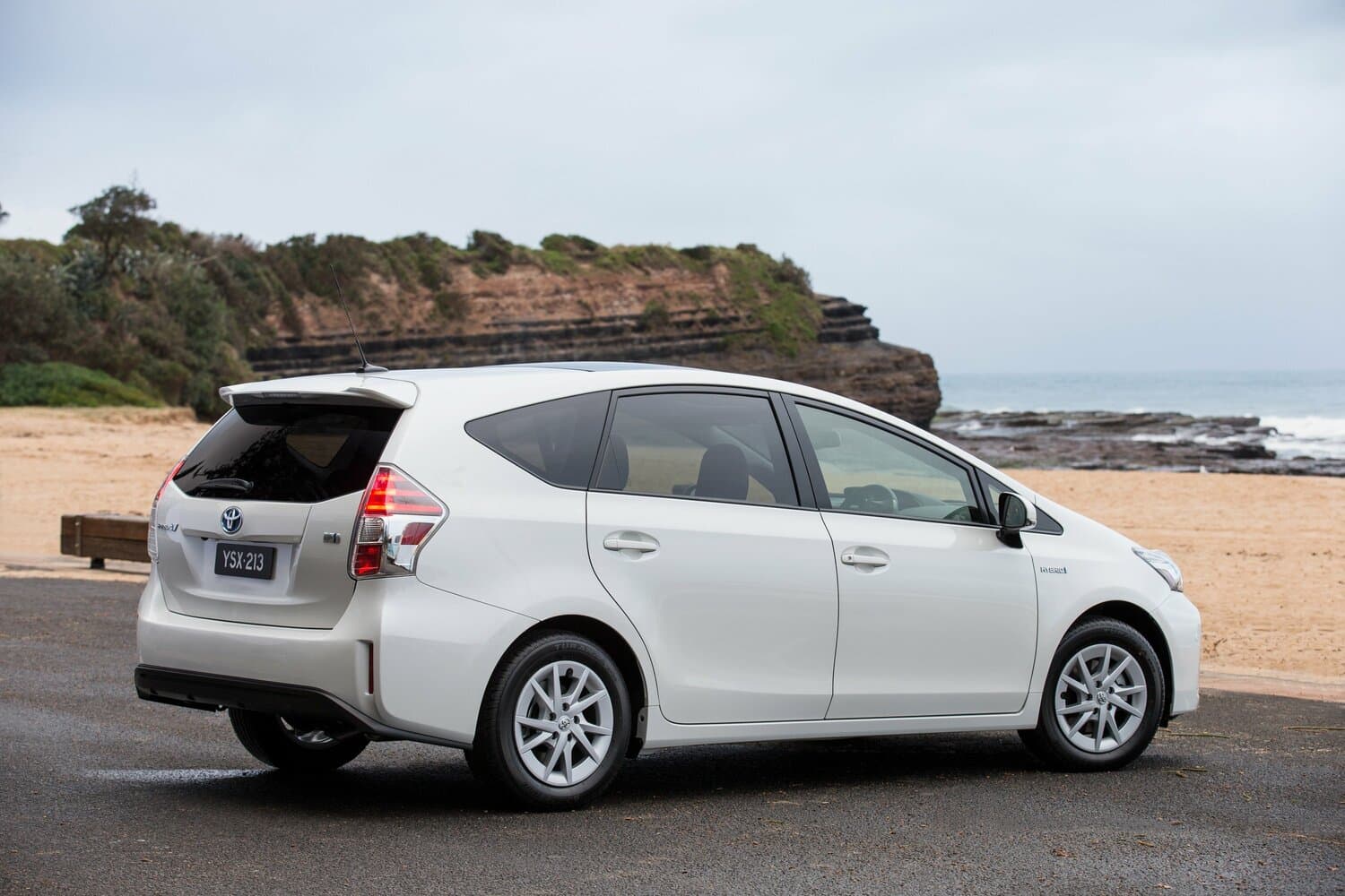 Toyota, Prius Alpha, I (ZVW40/41) Рестайлинг, 2021, фото 2