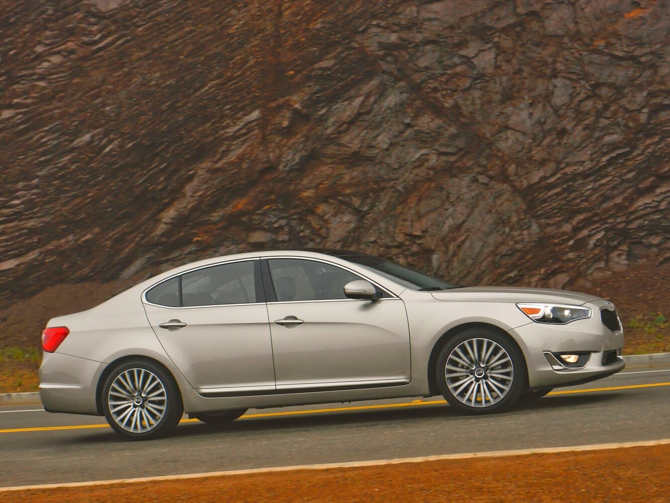 Kia K7 VG (I) Рестайлинг Седан, фото 2