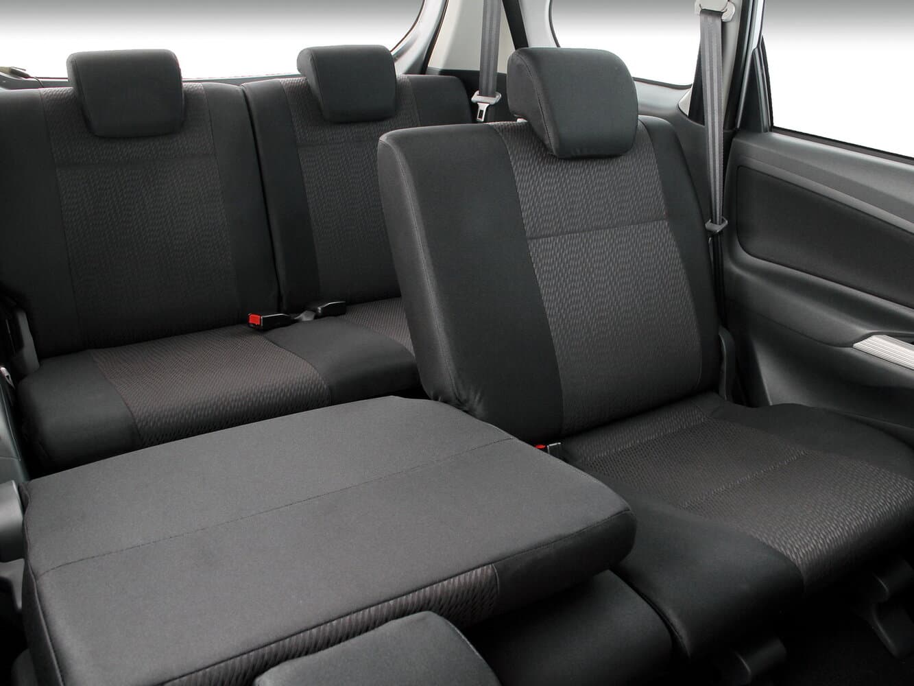 Toyota Avanza II Минивэн, фото 9