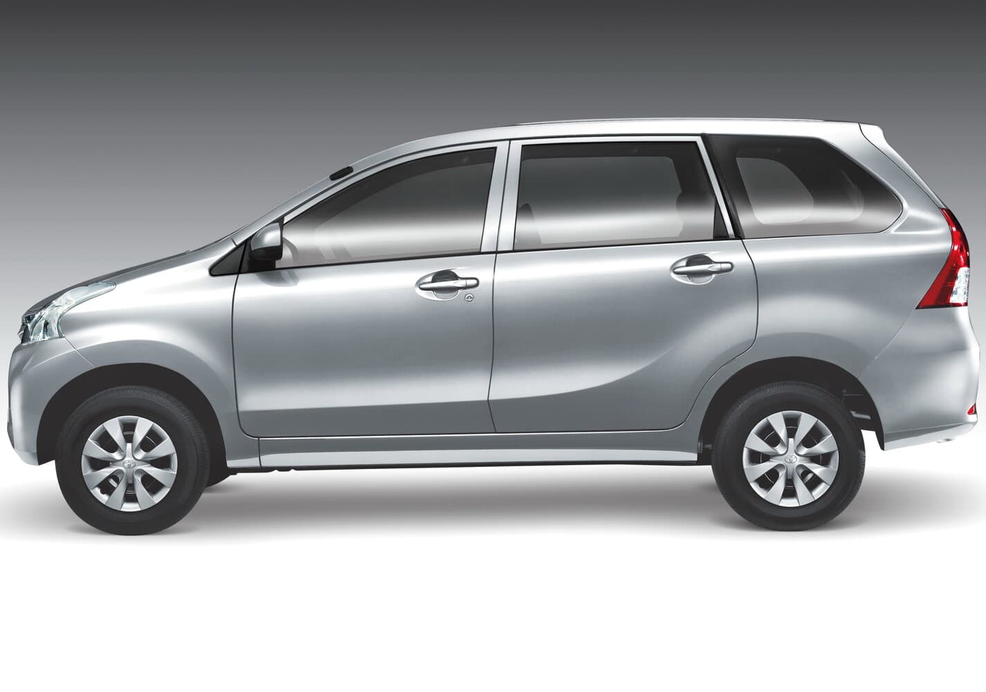 Toyota Avanza II Минивэн, фото 2