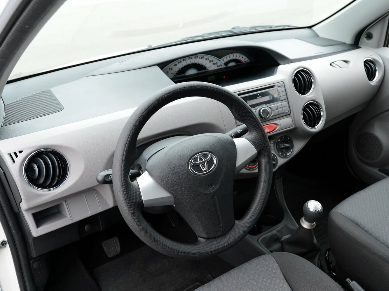 Toyota Etios I Хэтчбек 5 дв., фото 10