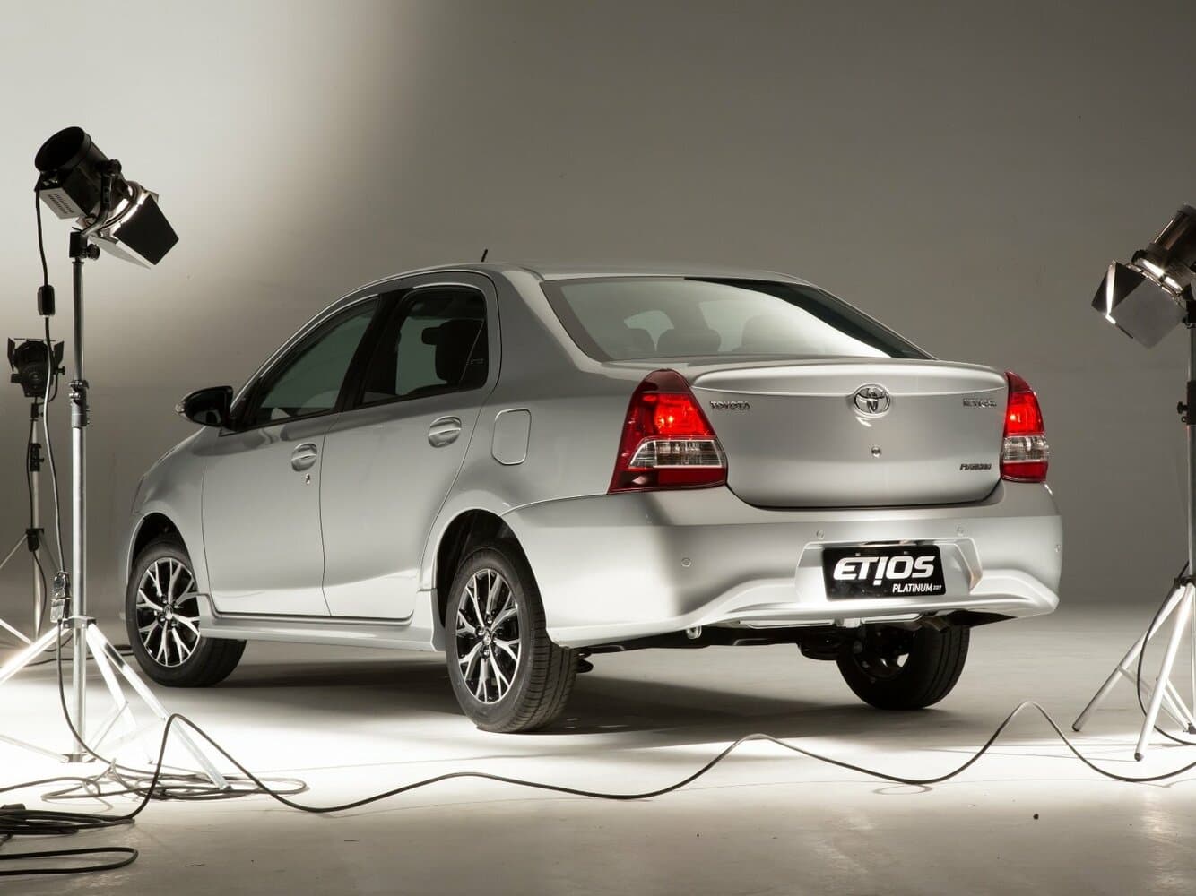 Toyota Etios I Рестайлинг Седан, фото 4