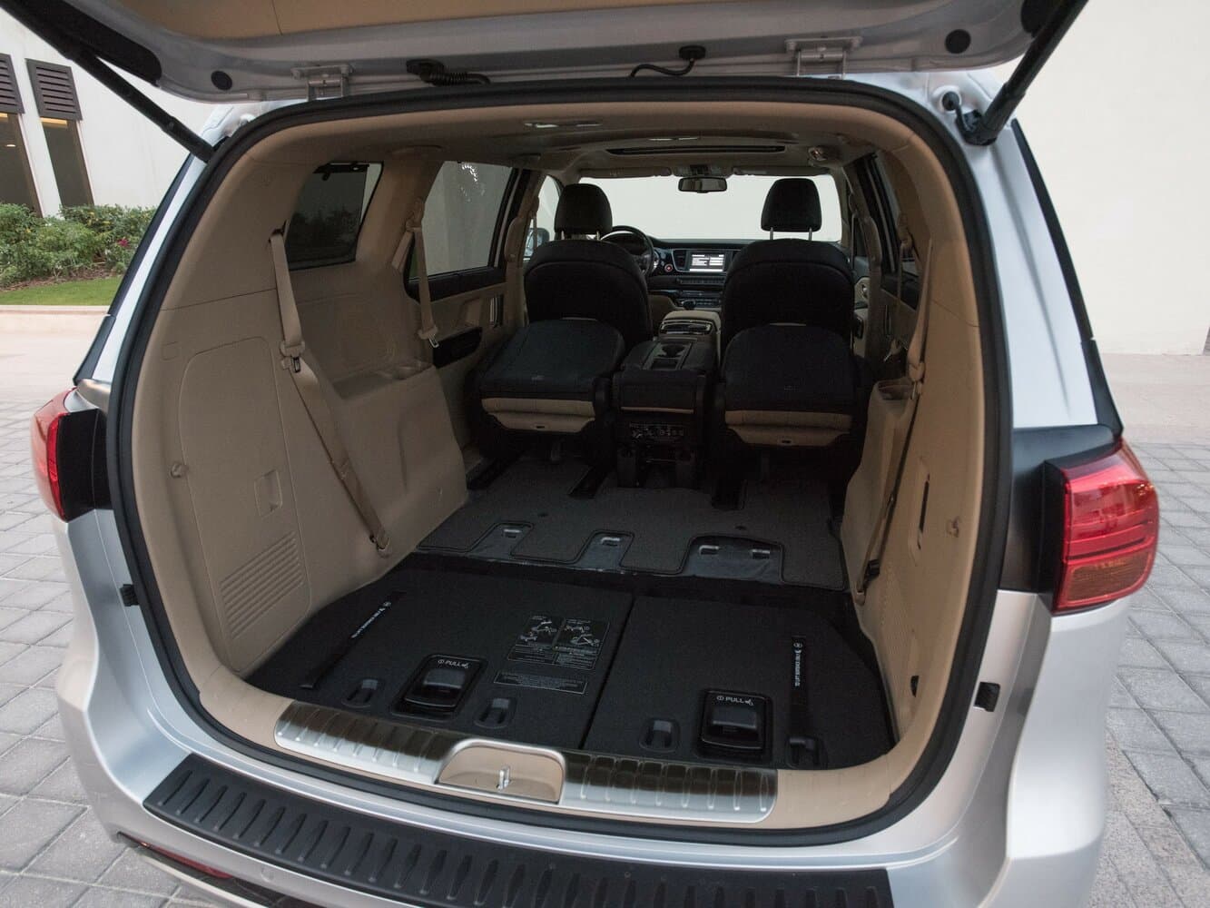 Kia Carnival III Минивэн, фото 9