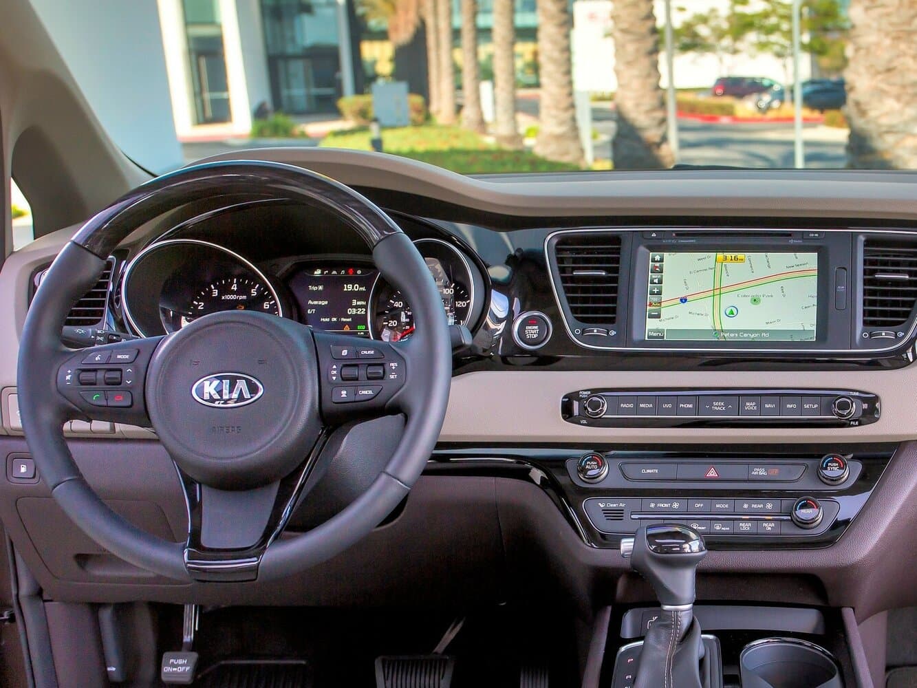 Kia Carnival III Минивэн, фото 4
