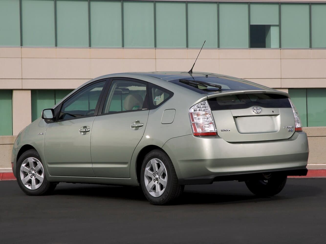 Toyota Prius II Рестайлинг (XW20) Лифтбек, фото 5