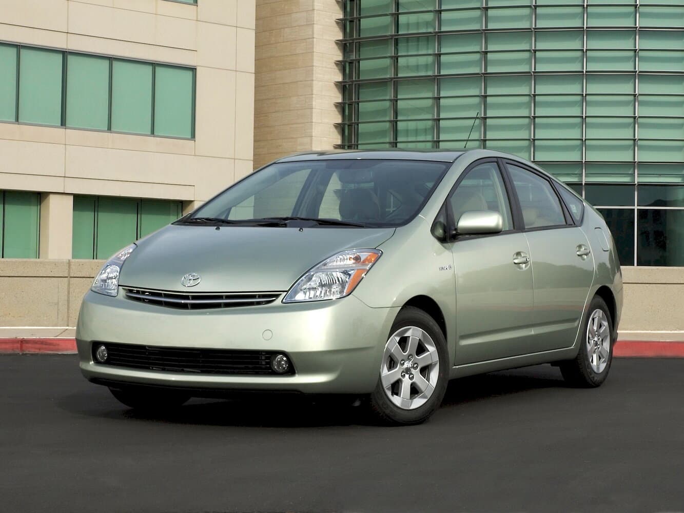 Toyota Prius II Рестайлинг (XW20)
