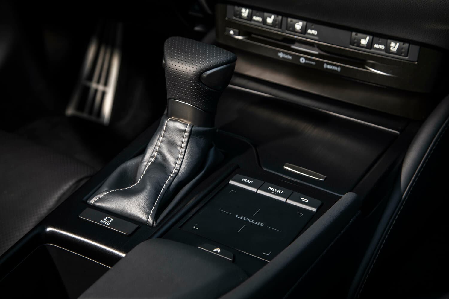 Lexus ES VII Седан, фото 12