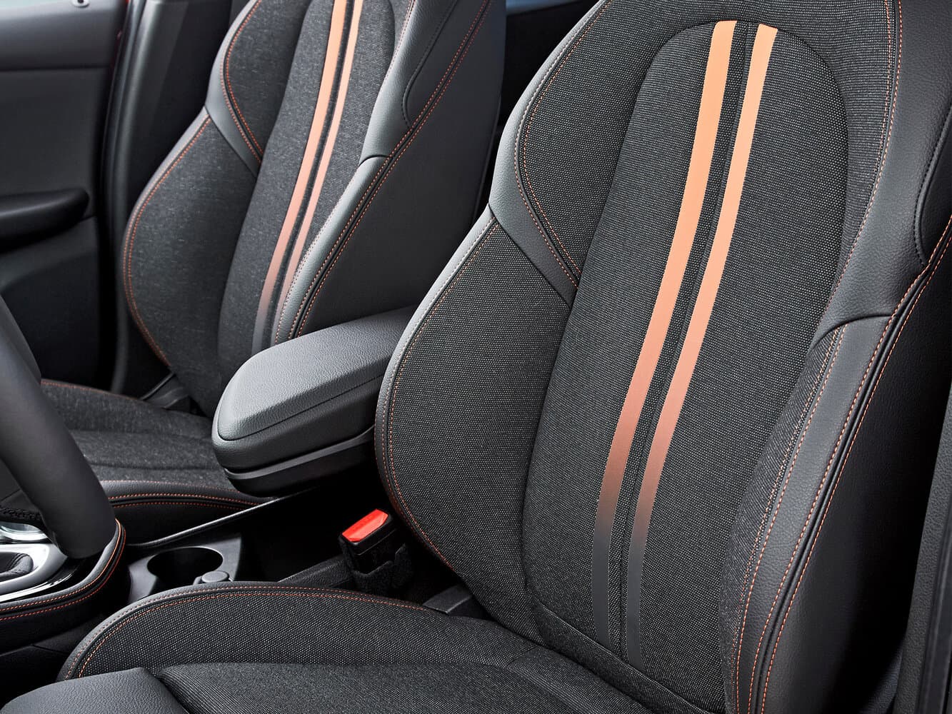 BMW 2 series Active Tourer F45 Рестайлинг Компактвэн, фото 11