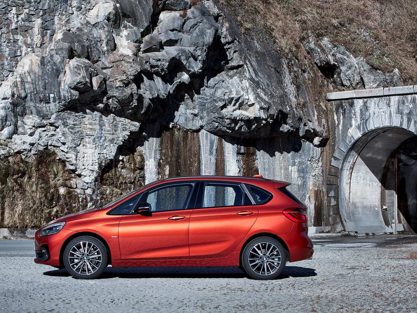 BMW 2 series Active Tourer F45 Рестайлинг Компактвэн, фото 2