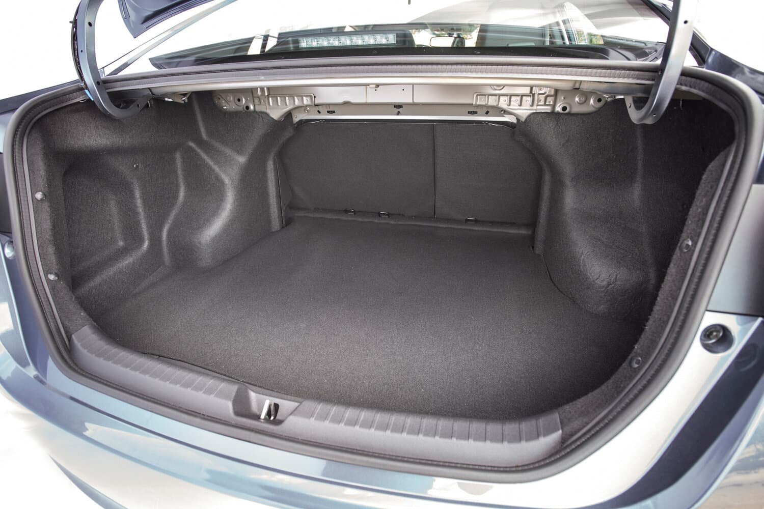 Toyota Yaris XP150 Рестайлинг Седан, фото 13