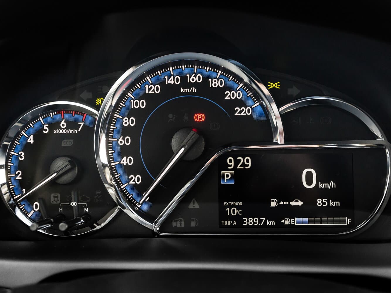 Toyota Yaris XP150 Рестайлинг Седан, фото 8