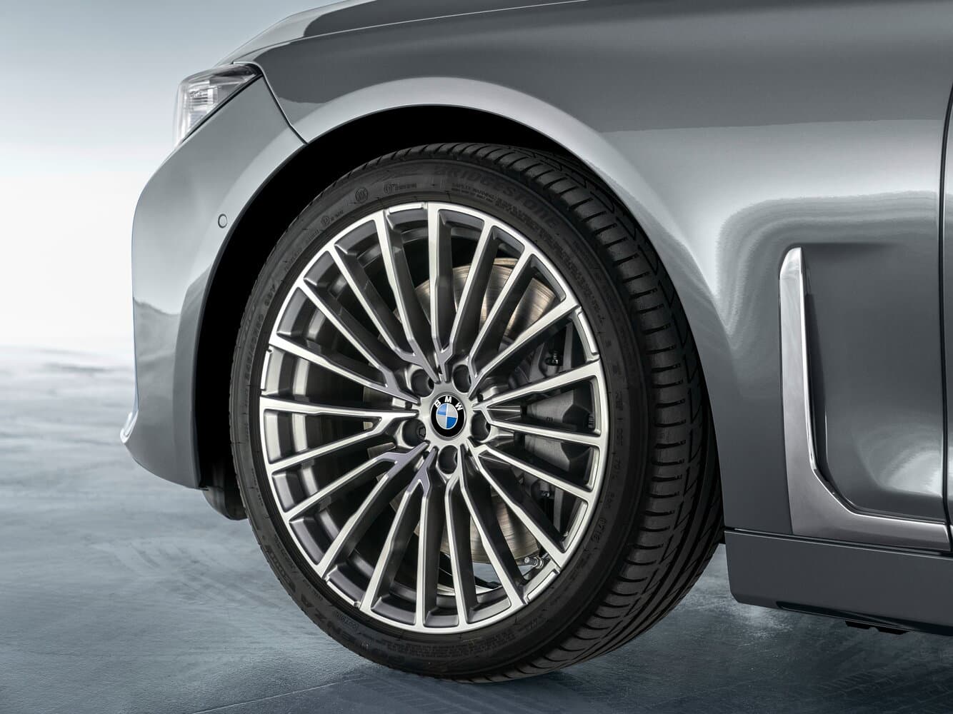 BMW 7 series VI (G11/G12) Рестайлинг Седан Long, фото 17