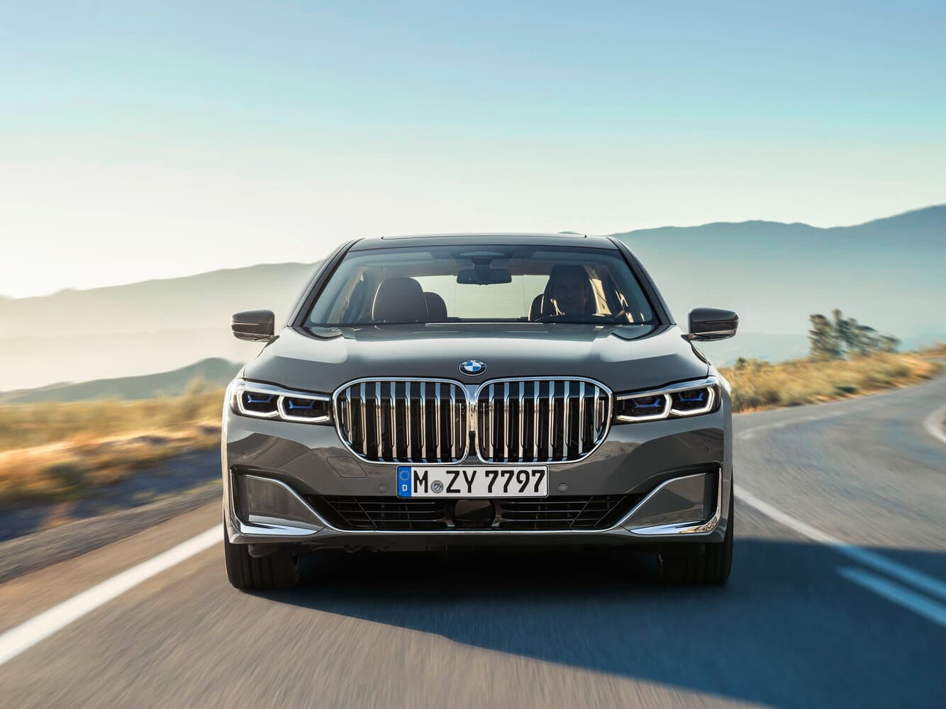 BMW 7 series VI (G11/G12) Рестайлинг Седан Long, фото 3