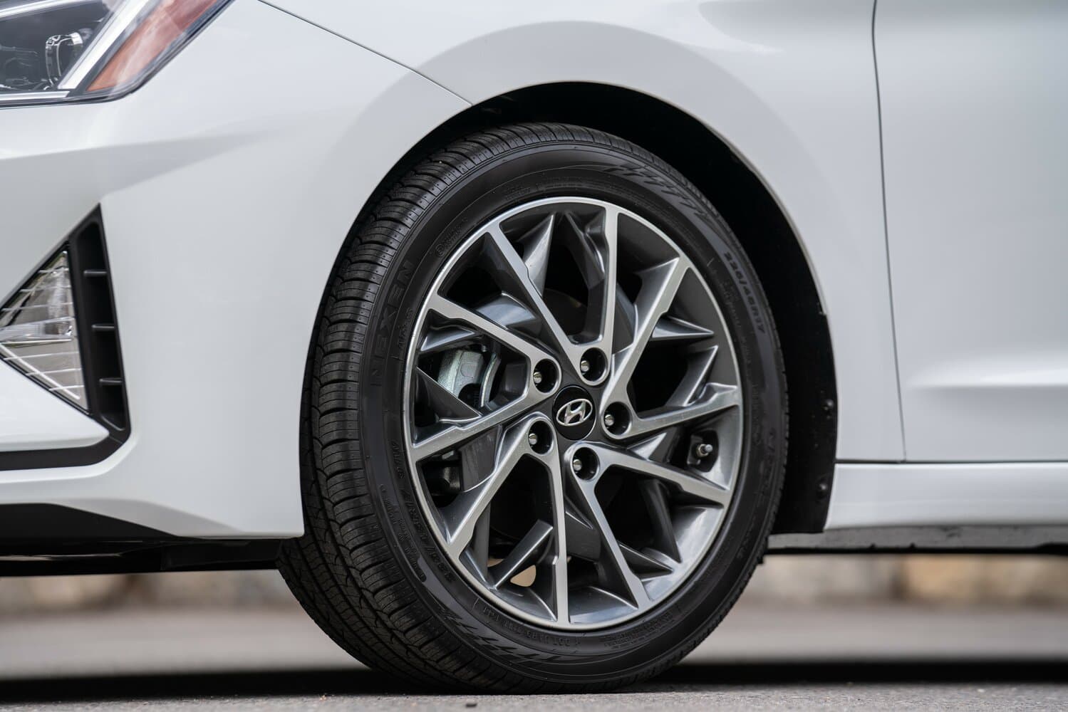 Hyundai Elantra VI (AD) Рестайлинг Седан, фото 15