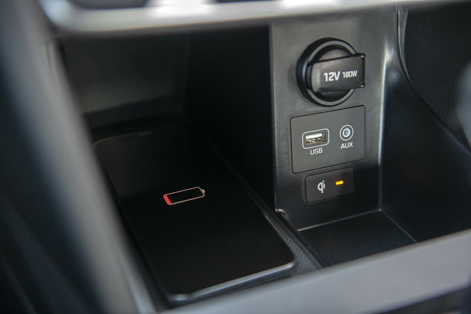 Hyundai Elantra VI (AD) Рестайлинг Седан, фото 14